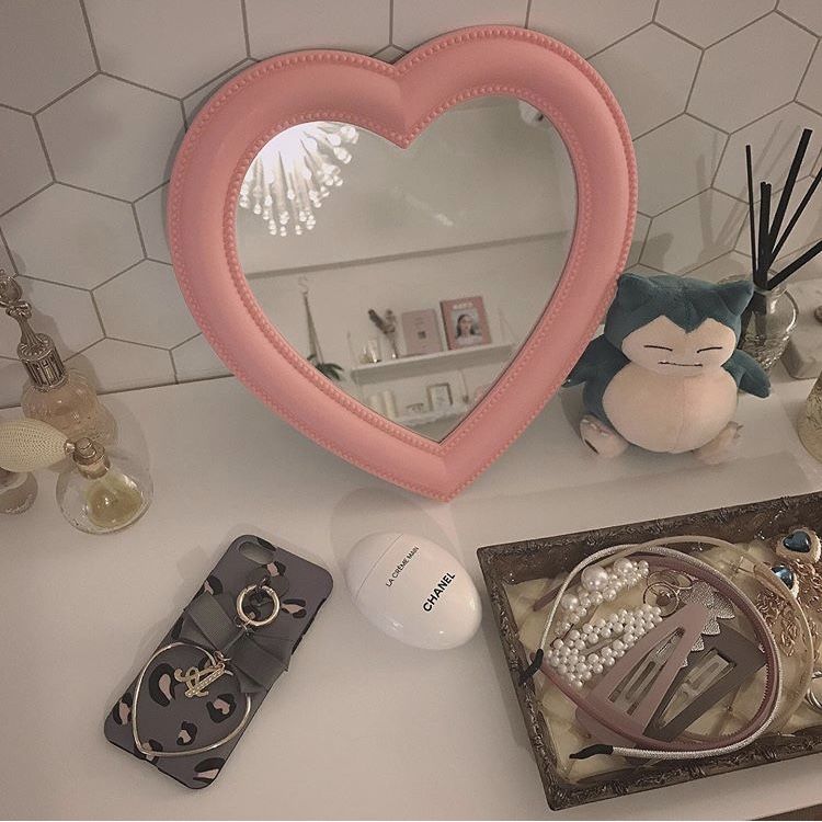 Heart-shaped Mirror 