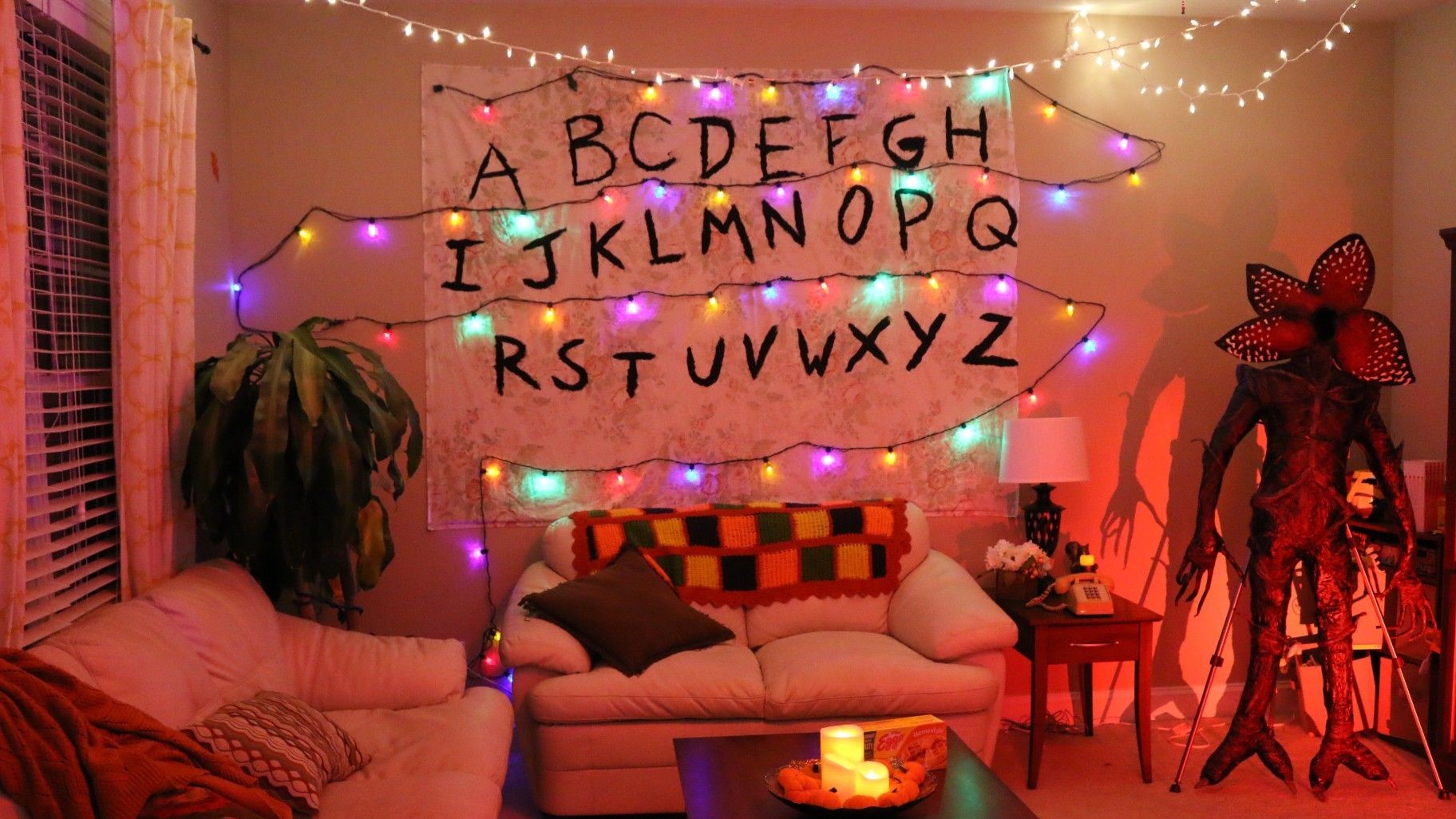 A Guide To Stranger Things Room Decor Inspo The Other Aesthetic 1644